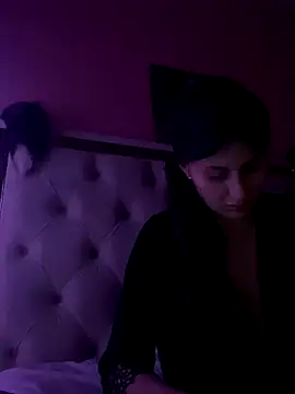 Flossy Vettie online show from 11-20-25, 03:29