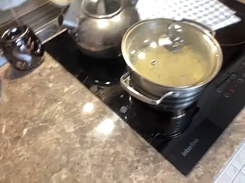 Flossy Vettie online show from 11-05-25, 11:24