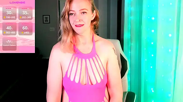 britteebee online show from 10-28-25, 05:12