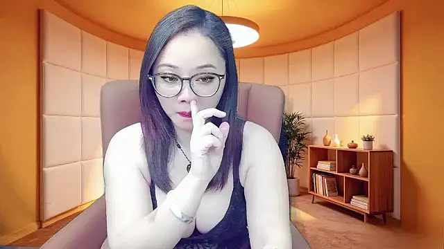 Giuliam online show from 04-24-26, 01:18