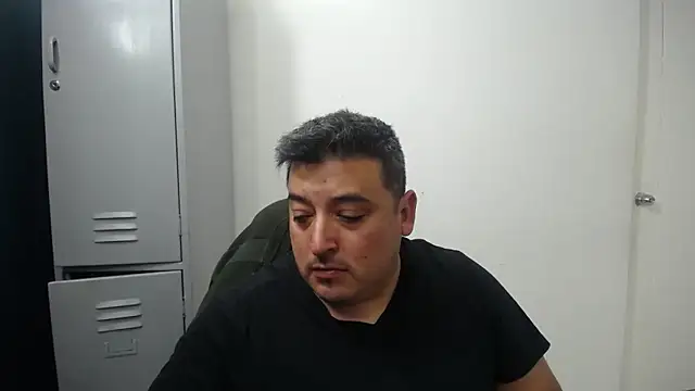 Snapshot of antonycruz chatting on 09-12-25, 09:14 antonycruz online show from 09-12-25, 09:14