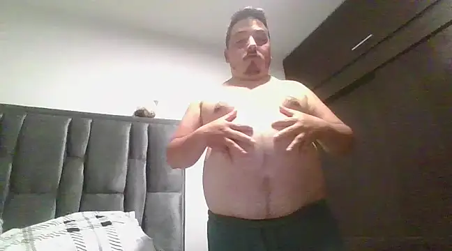 Snapshot of antonycruz chatting on 12-18-24, 03:15 antonycruz online show from 12-18-24, 03:15