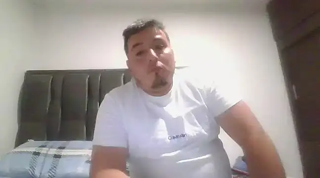 Snapshot of antonycruz chatting on 12-19-24, 03:29 antonycruz online show from 12-19-24, 03:29