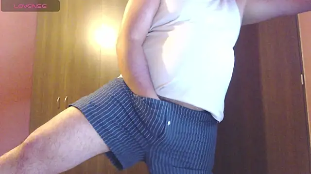 Snapshot of antonycruz chatting on 02-25-26, 01:39 antonycruz online show from 02-25-26, 01:39