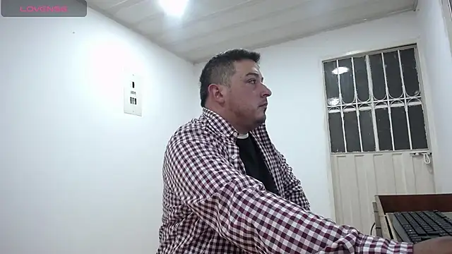 antonycruz online show from 04-25-26, 01:08