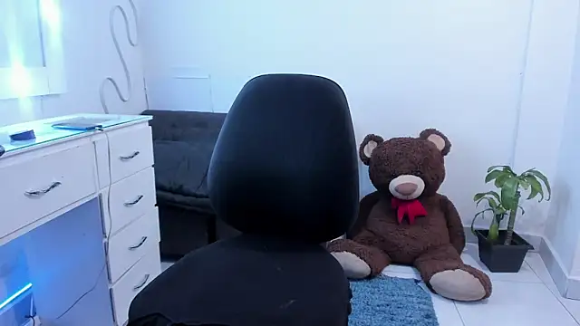 Lu doll online show from 05-11-26, 08:49