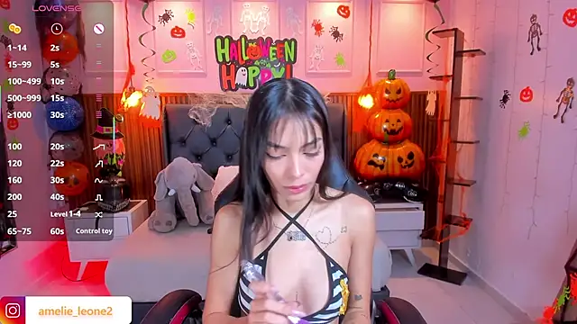 Snapshot of AMELIELEONE chatting on 10-14-25, 12:28 AMELIELEONE online show from 10-14-25, 12:28