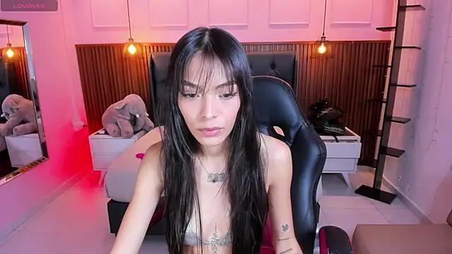 AMELIELEONE online show from 11-10-25, 12:32