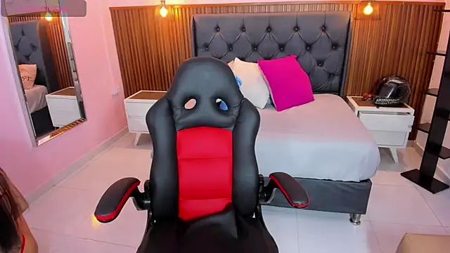 AMELIELEONE online show from 03-24-26, 12:16