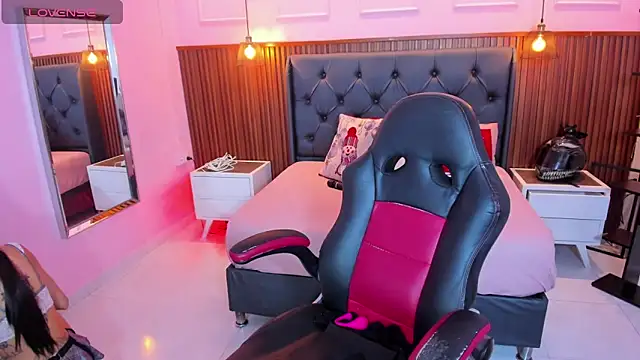 AMELIELEONE online show from 11-29-25, 12:27