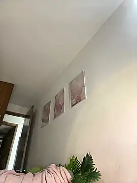 DulceLenns online show from 02-17-26, 07:11