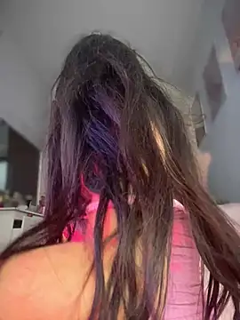 DulceLenns online show from 01-11-26, 06:37