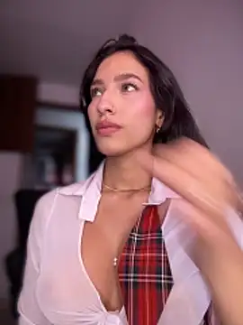 DulceLenns online show from 11-29-25, 07:03