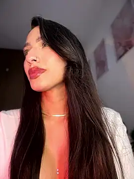 DulceLenns online show from 01-10-26, 06:25