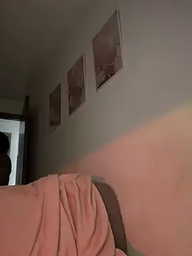 DulceLenns online show from 03-19-26, 06:19