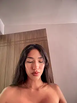 DulceLenns online show from 09-08-25, 05:56