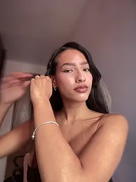 DulceLenns online show from 10-20-25, 06:30