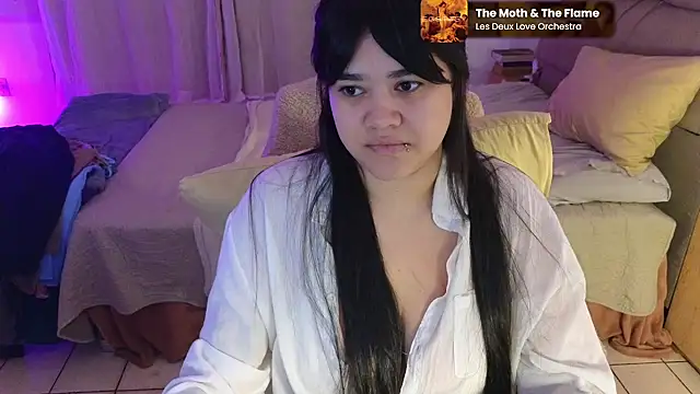 Snapshot of feluriana chatting on 06-02-26, 12:32 feluriana online show from 06-02-26, 12:32