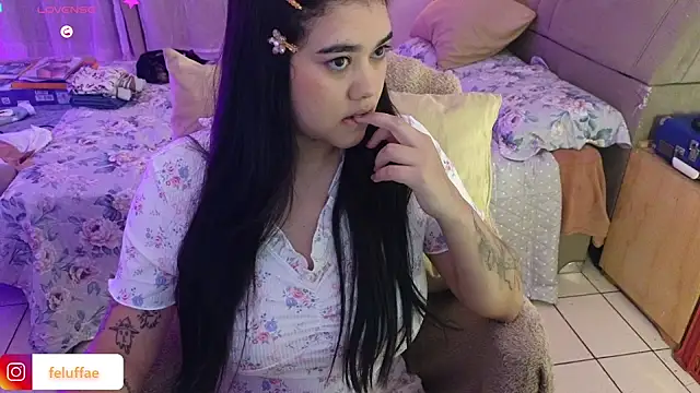 Snapshot of feluriana chatting on 06-19-26, 09:31 feluriana online show from 06-19-26, 09:31