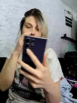 Snapshot of ScarletCallings420 chatting on 04-11-26, 01:46 ScarletCallings420 online show from 04-11-26, 01:46