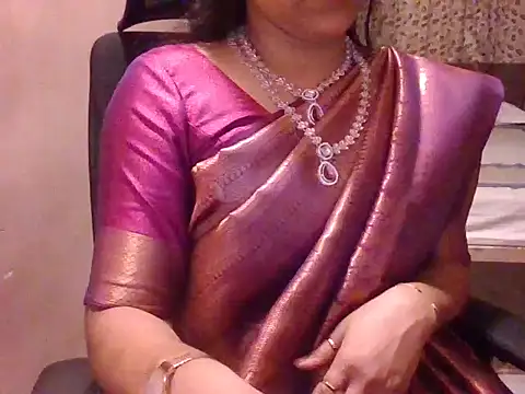 Snapshot of Pinky_4 chatting on 06-25-26, 04:34 Pinky 4 online show from 06-25-26, 04:34