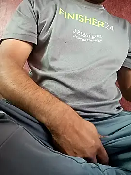 Snapshot of hornydick4you chatting on 12-23-25, 04:56 hornydick4you online show from 12-23-25, 04:56