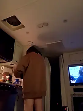 Snapshot of EZYves chatting on 02-14-26, 01:00 EZYves online show from 02-14-26, 01:00