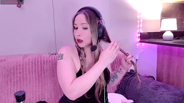 ScarletCarnal online show from 10-17-25, 02:04