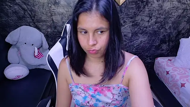 Snapshot of olivia_love_ chatting on 05-07-26, 10:02 olivia love online show from 05-07-26, 10:02