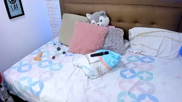 olivia love  online show from 03-09-25, 09:46