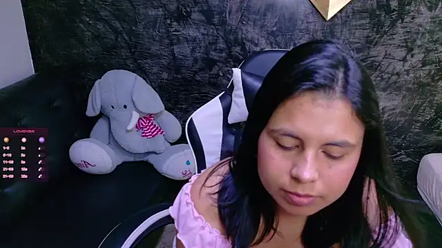 Snapshot of olivia_love_ chatting on 05-17-26, 03:12 olivia love online show from 05-17-26, 03:12