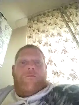 Baumhackel online show from 04-12-26, 03:48