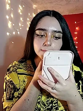 Snapshot of IvonneT chatting on 02-26-25, 05:13 IvonneT online show from 02-26-25, 05:13