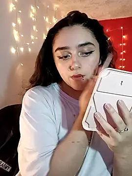 Snapshot of IvonneT chatting on 12-05-24, 04:26 IvonneT online show from 12-05-24, 04:26