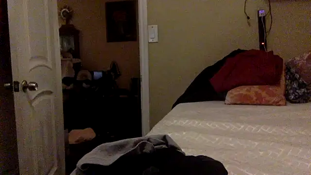 Snapshot of BIG-CkD_F chatting on 06-16-26, 03:01 BIG-CkD F online show from 06-16-26, 03:01