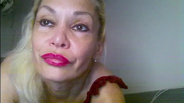 Snapshot of EvaaMina chatting on 06-20-26, 02:11 EvaaMina online show from 06-20-26, 02:11