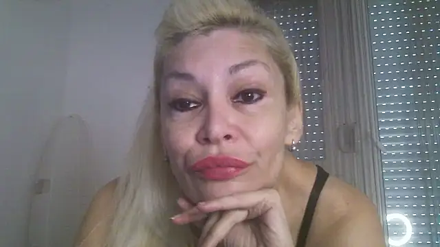 EvaaMina online show from 10-20-25, 11:11