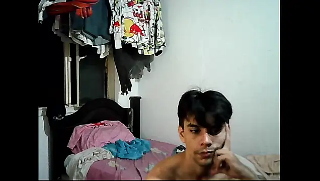 Snapshot of Miguel_Santos23 chatting on 02-06-26, 09:38 Miguel Santos23 online show from 02-06-26, 09:38