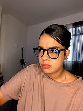 Snapshot of trianawhite chatting on 12-03-24, 03:39 trianawhite online show from 12-03-24, 03:39