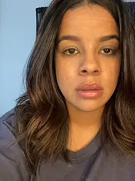 Snapshot of trianawhite chatting on 03-03-25, 09:59 trianawhite online show from 03-03-25, 09:59