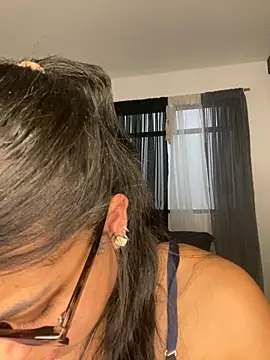 Snapshot of trianawhite chatting on 02-05-26, 10:49 trianawhite online show from 02-05-26, 10:49