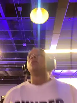 Snapshot of trianawhite chatting on 12-03-24, 08:01 trianawhite online show from 12-03-24, 08:01