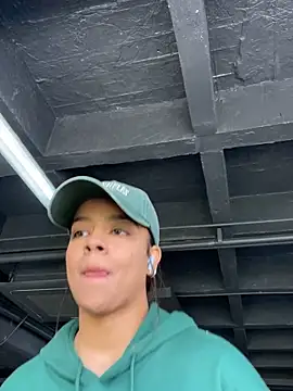 Snapshot of trianawhite chatting on 02-18-25, 04:14 trianawhite online show from 02-18-25, 04:14