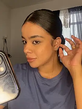 Snapshot of trianawhite chatting on 03-20-25, 04:31 trianawhite online show from 03-20-25, 04:31