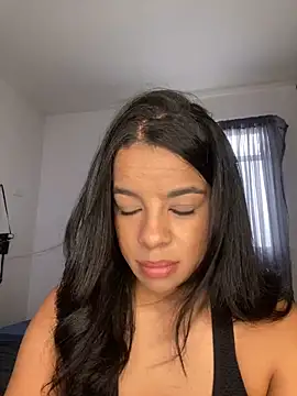 Snapshot of trianawhite chatting on 11-07-25, 03:38 trianawhite online show from 11-07-25, 03:38