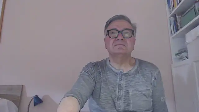 Snapshot of YOU6me chatting on 06-23-26, 06:44 YOU6me online show from 06-23-26, 06:44
