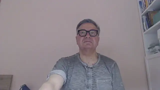 Snapshot of YOU6me chatting on 06-10-26, 06:36 YOU6me online show from 06-10-26, 06:36