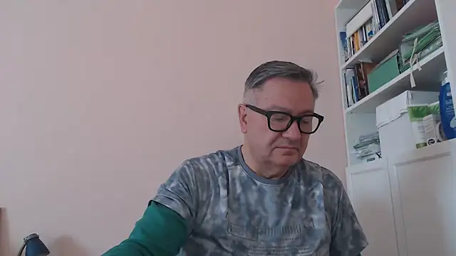 YOU6me online show from 05-18-26, 07:46
