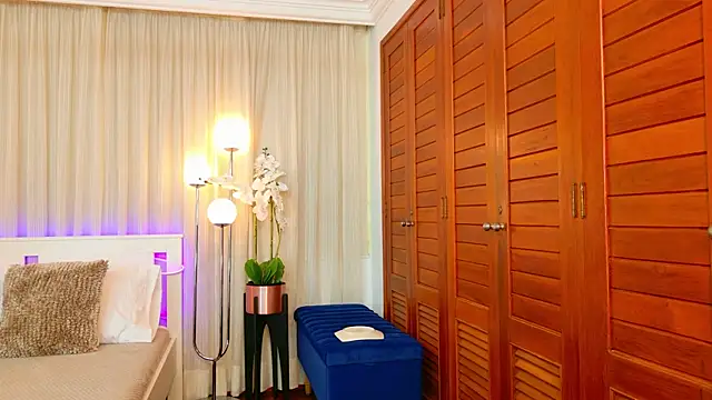 lissetlong69 online show from 09-12-25, 11:26