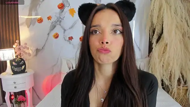 hannahill69 online show from 10-28-25, 05:29